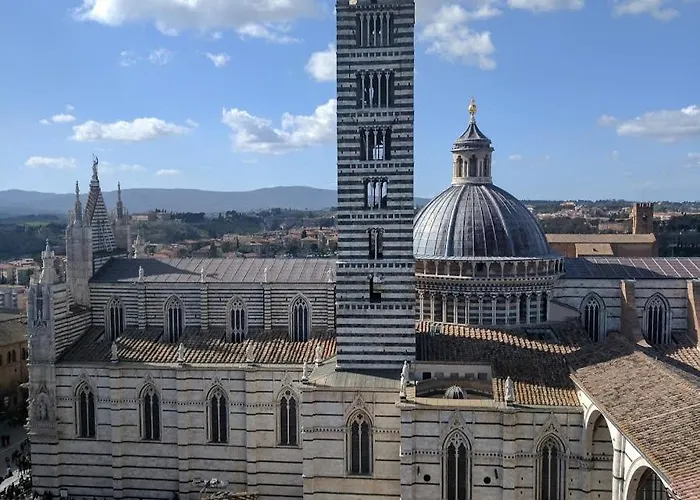 Penthouse In Siena's Heart With Elevator & Parking * Siena