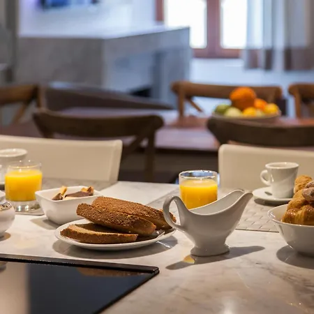 Penthouse In Siena's Heart With Elevator & Parking *