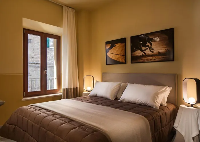 Penthouse In Siena's Heart With Elevator & Parking アパート シエーナ